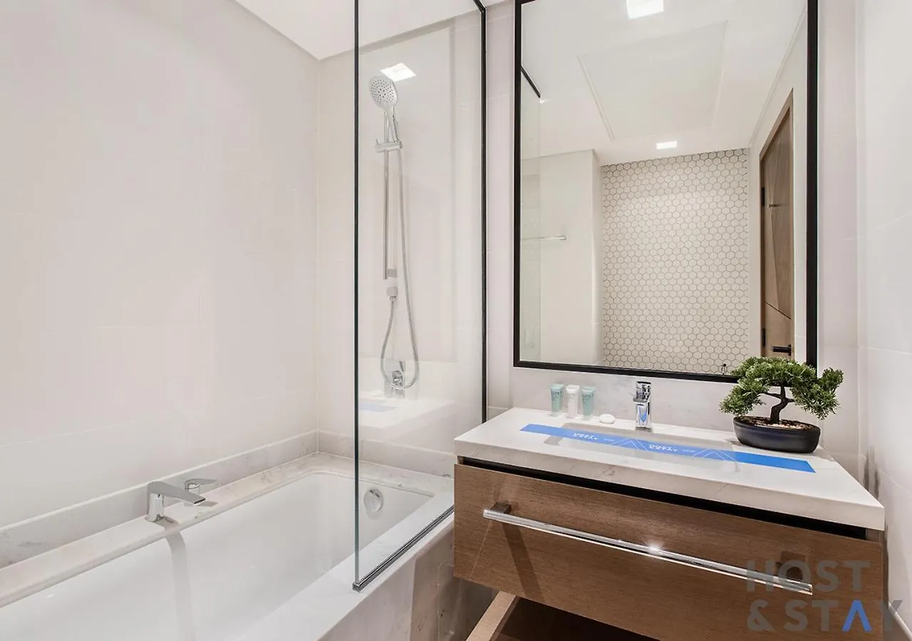 2-Br Getaway At Palace Residences, Dubai Creek United Arab Emirates